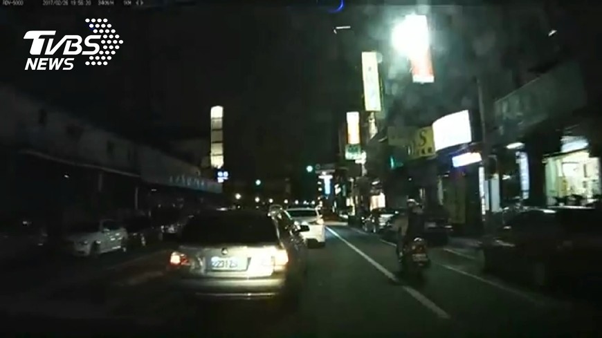 開B車愛逼車,看到警嗶,孬快跑?!~~~~2113||小老婆汽機車資訊網