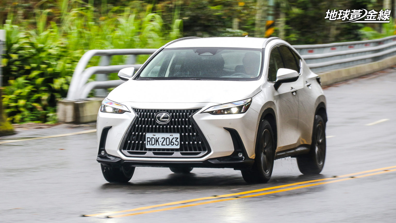 試駕／nx 450h豪華版有望扮演銷售黑馬？ Lexus首款phev入門作搶先試 地球黃金線 3045