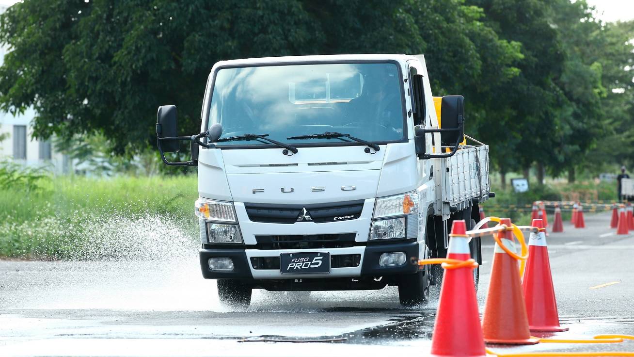 順益集團21年以35 3 新車市佔率連續30年蟬聯台灣商用車銷售冠軍 地球黃金線