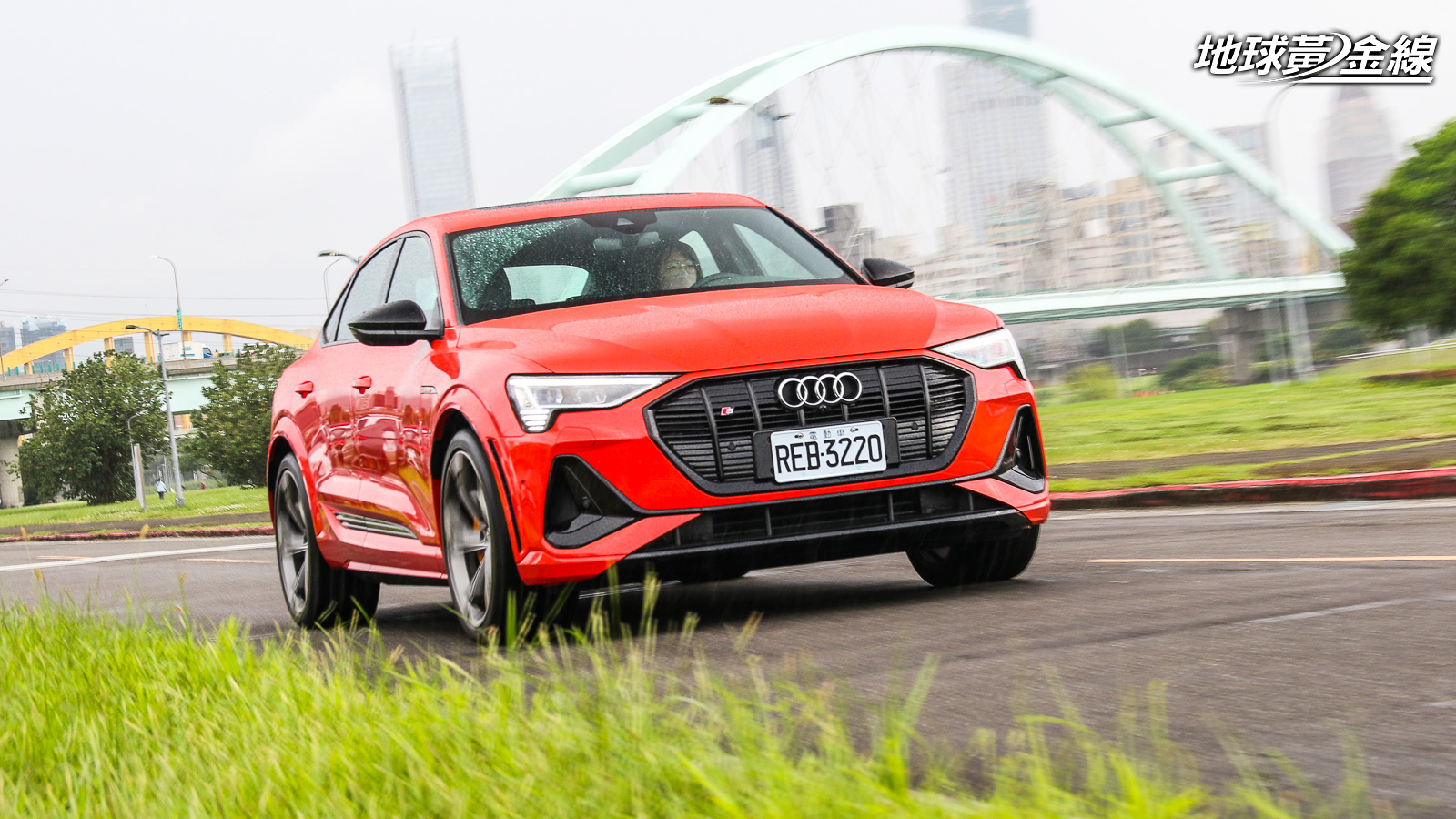 試駕 E Tron S Sportback強化熱血個性馬達多一顆暢快增三倍 地球黃金線