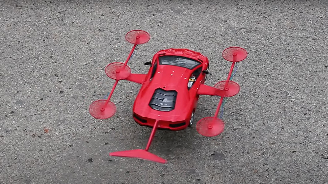 神人打造Lamborghini Aventador飛天車! 只是這個尺寸似乎不對勁?