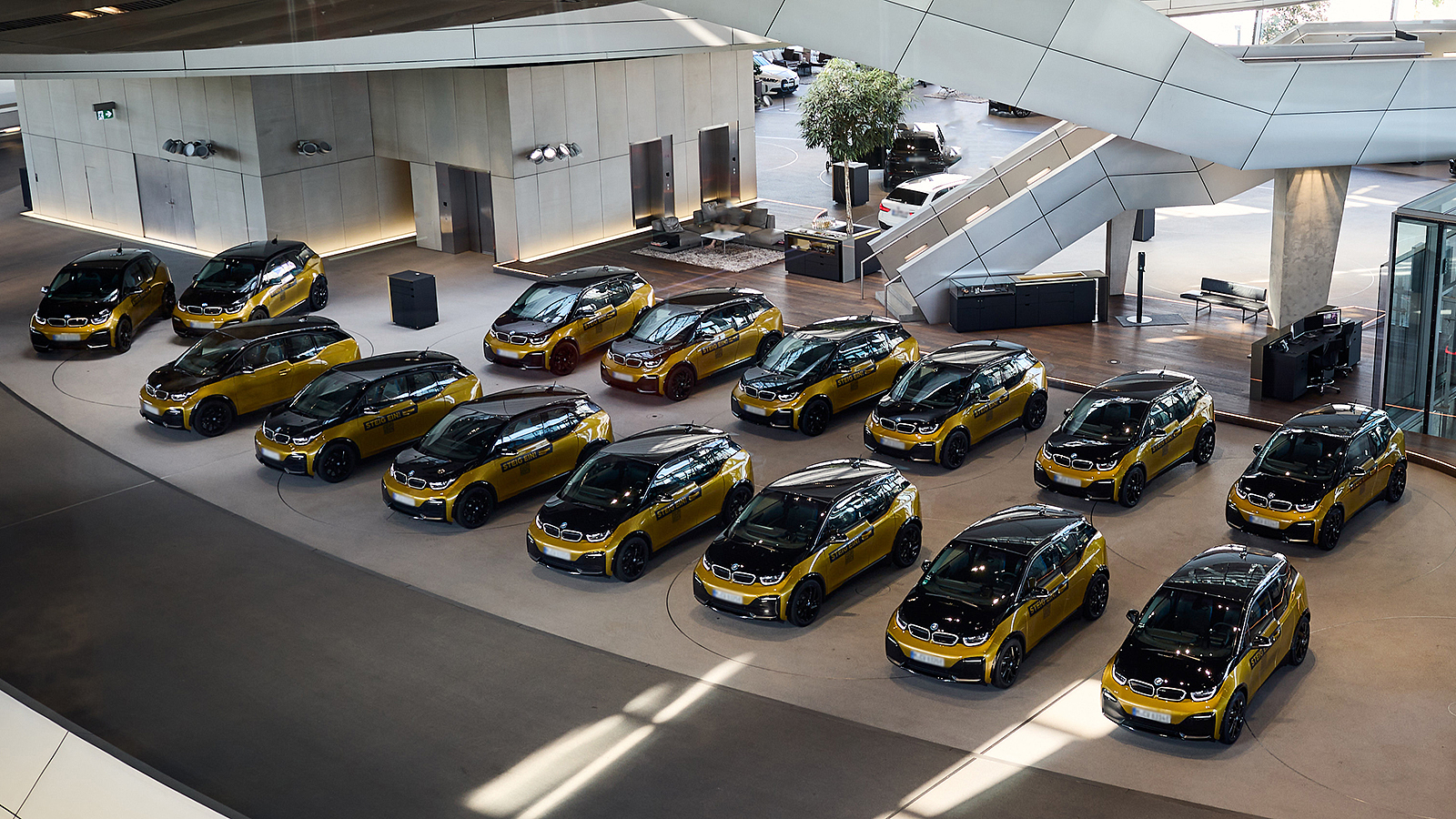 BMW首款市售電動車i3光榮退伍　末批18輛專屬黑金配色享最後尊榮