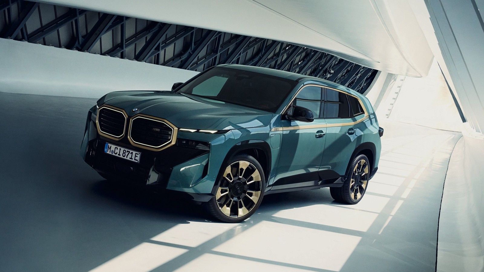 BMW XM正式預售價889萬起 首搭後軸轉向653匹高性能休旅明年上半抵臺 | 地球黃金線