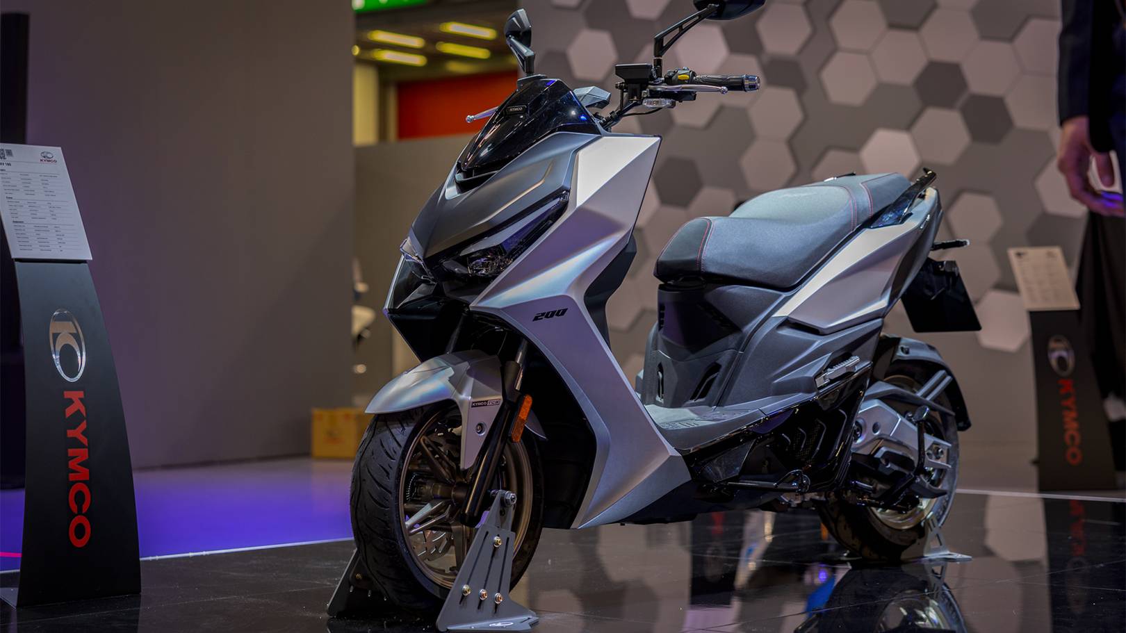 台灣買光陽終於享「地主優勢？」 義大利Kymco KRV 200售價16.5萬起 | 地球黃金線