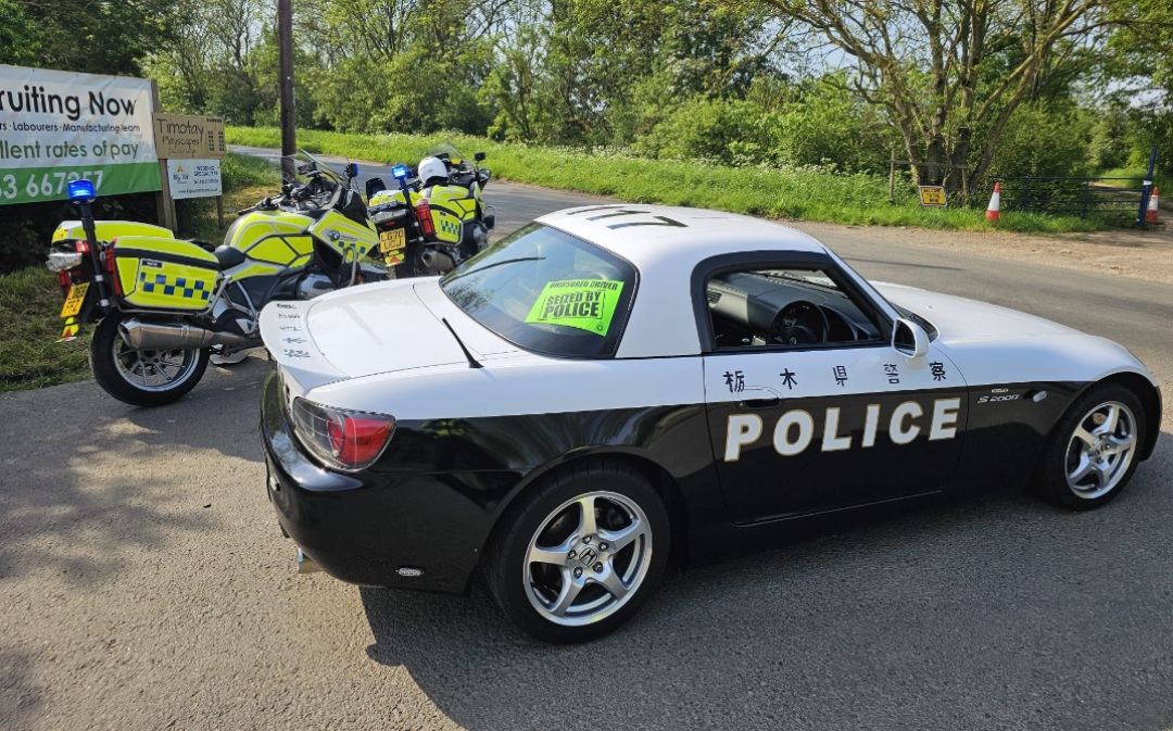 本田S2000「假警車」遇上「真警察」，遭扣押竟是因為錢沒繳���