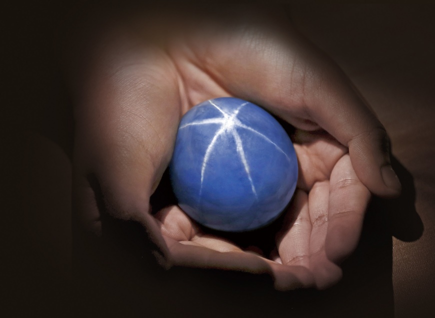  世界之最藍寶星石：全球最大1349克拉「錫蘭之星」