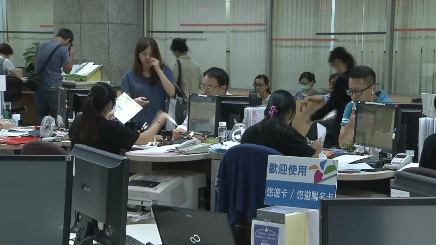 年入65萬公務員想轉行當作業員 網友:你傻了嗎?