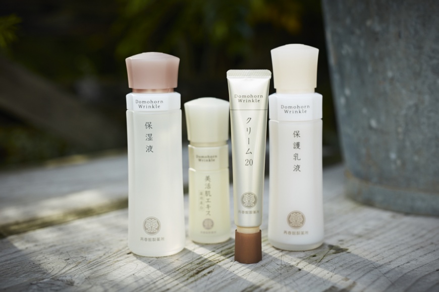 一系列補充及守護膠原蛋白。「保濕液」「美活肌精華」「乳霜20」中添加「燒酒酒粕萃取精華」,其中「乳霜20」添加「白米精華」,守護肌底彈力,運用大自然的恩惠引出抗皺淨斑的根本力,不讓肌膚加速老化。