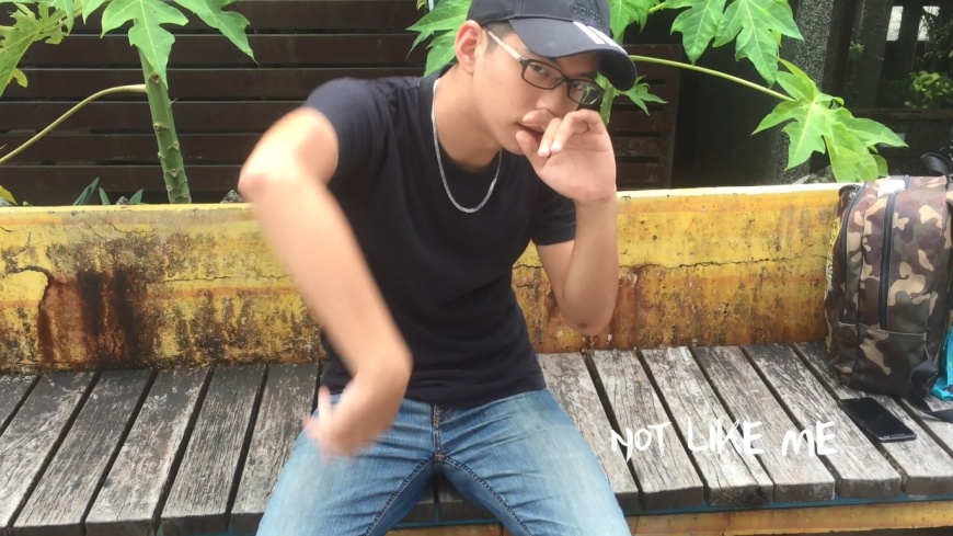 新北校園廣告人政治大學參賽學生,以RAP的方式唱出新北老街特色。