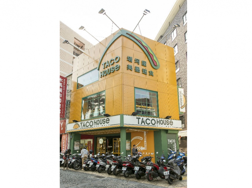 離新竹火車站只有五分鐘路程的TACO HOUSE，是台灣少見的美墨速食店。
