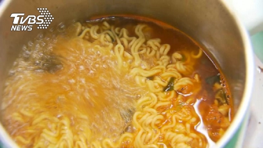 和妻冷戰三餐吃泡麵 人夫認錯「面子不值錢」