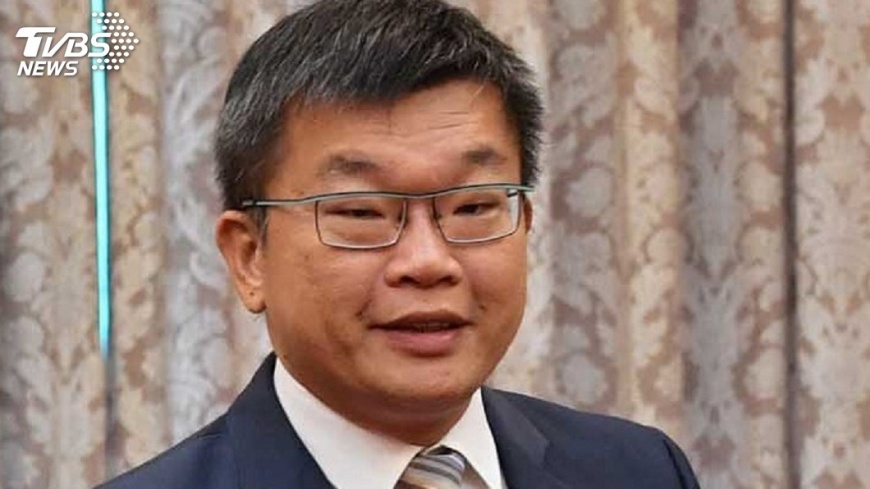 代表立法院關心 蔡其昌探視傘兵秦良丰
