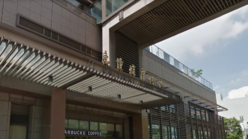 墜樓女子被送往中國醫藥大學附設醫院搶救。圖／Google Map