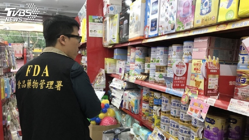 圖／中央社 法國乳品大廠召回問題奶粉　超市續賣