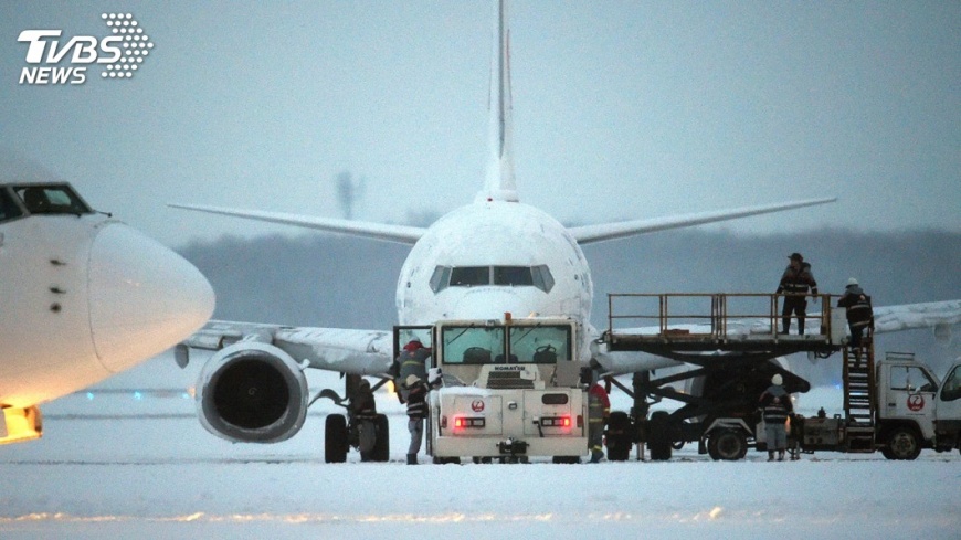 圖／達志影像美聯社 成田機場備戰降雪　27台除雪車就位