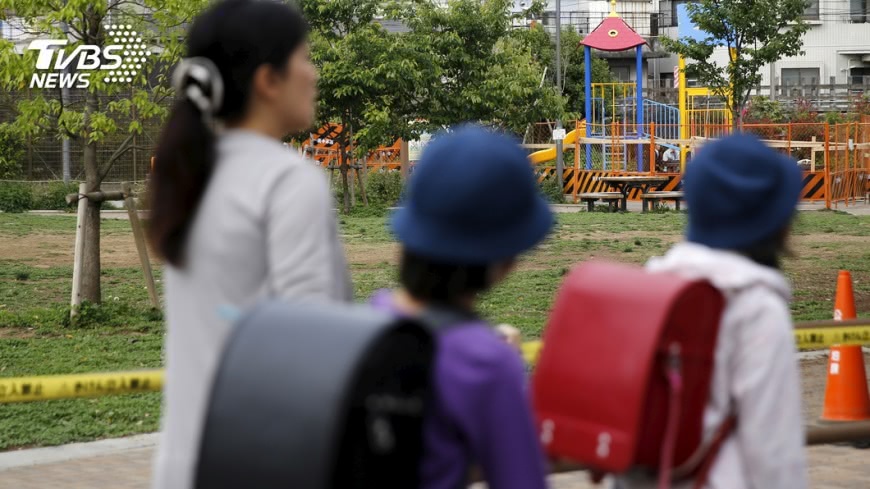母問書包用7年要不要換? 12歲兒這樣回超暖