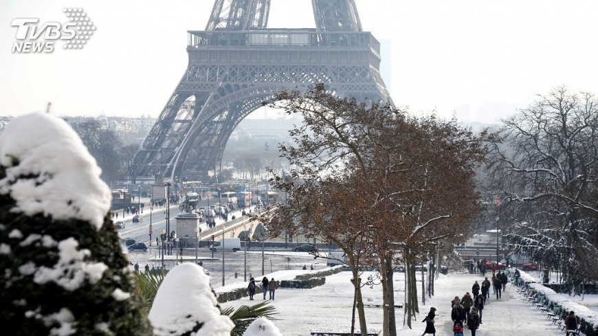 圖／達志影像路透社 雪中巴黎重拾常軌　蔬果恐缺貨漲價