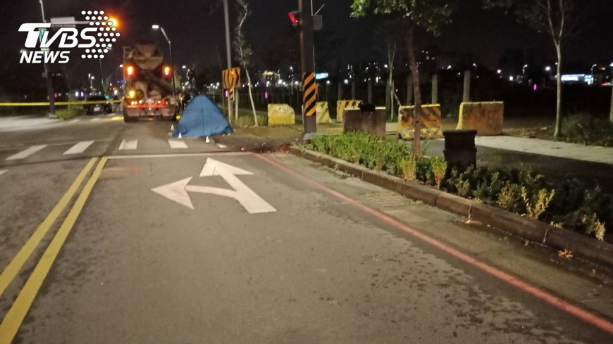 台中市一名女護理師，騎車疑超車不慎遭預拌車輾斃。