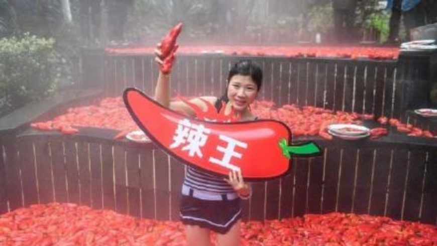 最後由當地江西宜春女子奪得冠軍,並獲「辣王」封號。圖/翻攝自《中國新聞網》