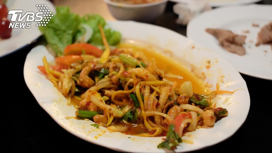 專家建議剩飯應充分加熱方可食用;而蔬菜盡量趁新鮮吃,否則容易產生致癌物亞硝胺。示意圖/TVBS
