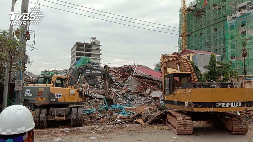 柬埔寨中資大樓倒塌現場。圖／TVBS 