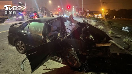 巧合?台江大道無照男撞爛車頭慘死 距6死車禍4百公尺