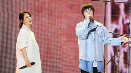 阿信攜奶妹登台 虧劉若英:再不唱〈成全〉變林宥嘉的歌