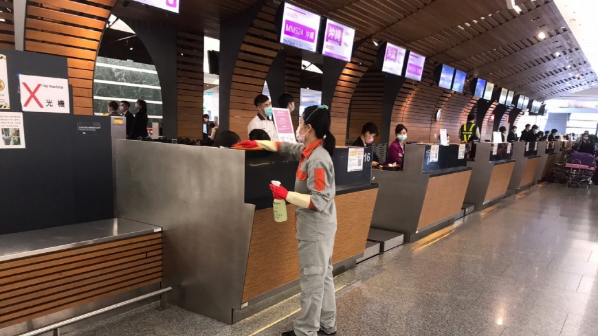 圖/機場公司在國門嚴謹落實防疫清消，營造讓旅客與工作同仁安心的環境
