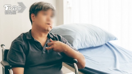 纏小三30年 尪腦中風「右肢癱瘓」逼妻養:顧我就回家