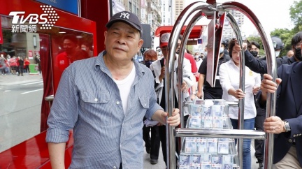 怒控「演藝圈同仁」出張嘴!澎恰恰深夜認:還債亂了步伐