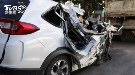 遭同事陷害背黑鍋 怒脫口被車撞「不到半年真死了」