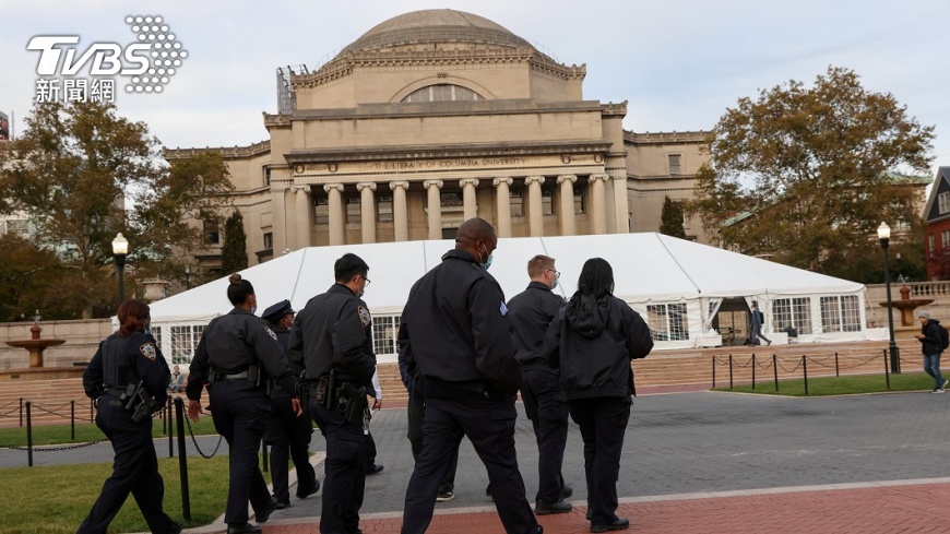 紐約哥倫比亞大學接獲炸彈威脅攻擊，警方緊急到校調查。（圖／達志影像路透）