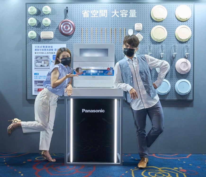 寵妻無極限的蔡阿嘎，準備入手日本銷售第一Panasonic愛妻1號自動洗碗機給二伯，幫二伯減輕家事壓力。