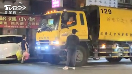 0萬新車修5次修不好車身寫滿經文 讓世界看到 爆廢公社 小老婆 熄火 拍照 技師 噴油嘴 麥克筆 Tvbs新聞網 0萬新車修5次修不好車身寫滿經文 讓世界看到 爆廢公社 小老婆 熄火 拍照 技師 噴油嘴 麥克筆 Tvbs新聞網
