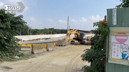 鋪地板丈量跟施工差2坪 業者險多收萬元！民眾調畫面打臉│TVBS新聞網
