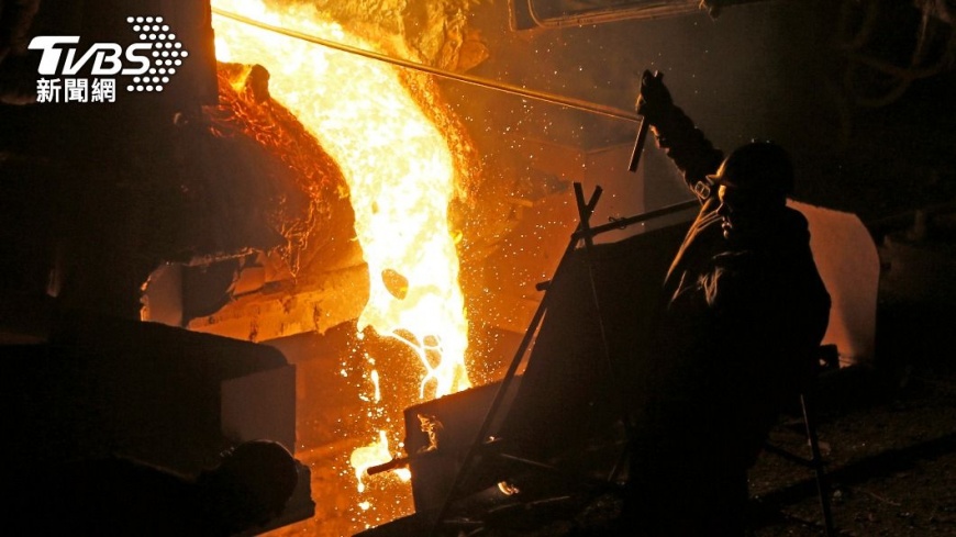 哈薩克某鋼鐵廠驚傳恐怖工安意外。（圖非本文當事人／達志影像路透社）
