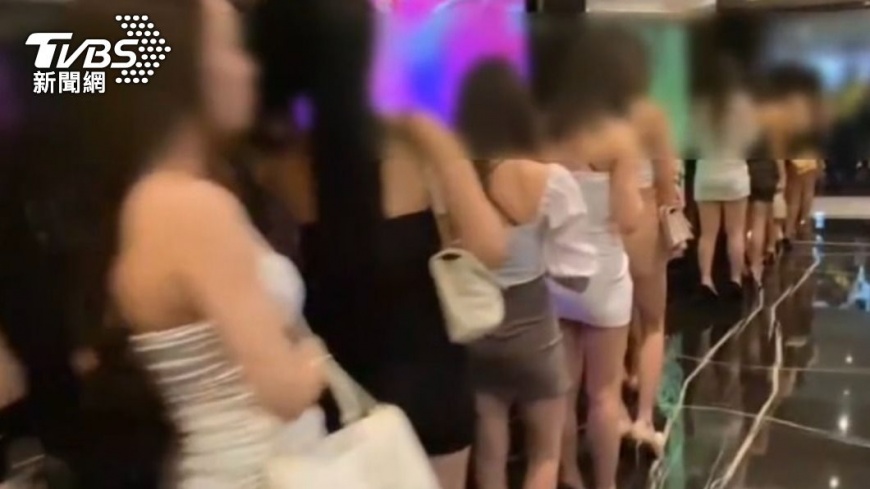 17歲蔡姓少女拉自己16歲學妹小美（化名）陪酒。（示意圖／TVBS資料畫面）