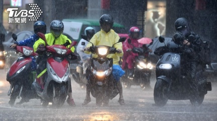 急變天全台大雨！「這4天」雨最猛　北到南濕一片