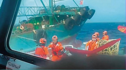 陸艇闖台海釀2死　海巡「高速右轉彎」原因曝