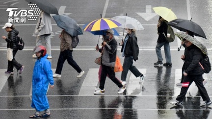 明起溜滑梯降溫　3地局部大雨連轟兩天降雨範圍曝光