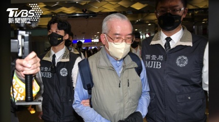 黃立雄逃6年返台50萬交保 貴婦奈奈男友父母是為了她回台│TVBS新聞網