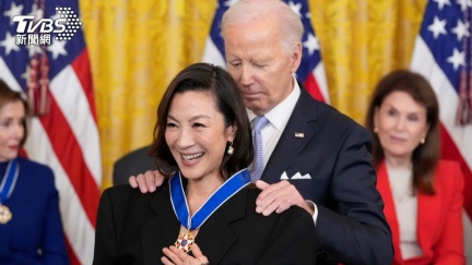 美國平民最高榮譽！楊紫瓊獲頒「總統自由獎章」