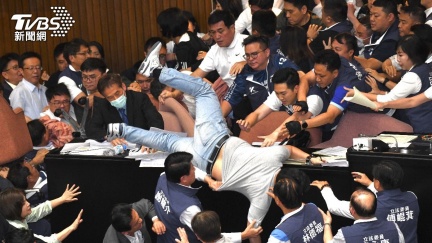 藍白國會多數不該訴諸暴力　韓國瑜失「大家長」格局
