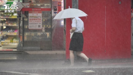 兇猛雷雨來了！「整陀雨帶」直衝家門口　3縣市灌水警戒