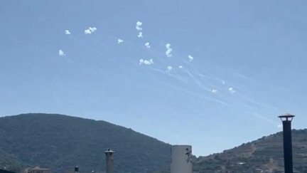 黎巴嫩報復以色列　狂射160枚火箭彈