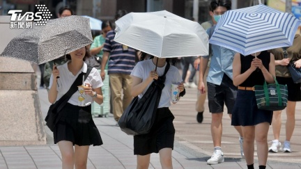 今恐飆38℃極端高溫！「2熱帶擾動醞釀」成颱機率曝