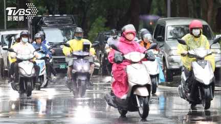 雷雨還沒完！明全台又濕又冷　冷氣團狂襲「2地恐剩6℃」