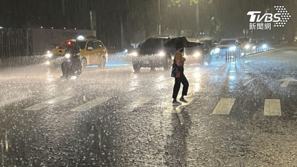 雨彈升級！17縣市豪雨特報　基隆、新北「升級大豪雨」