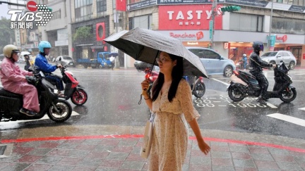 大雷雨狂炸！嘉義機場暫停地面作業　航班恐延誤