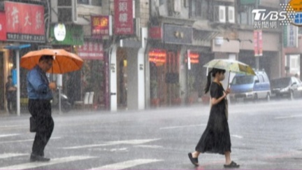 國家警報響了！大雷雨狂轟3縣市　豪雨特報警戒區出爐